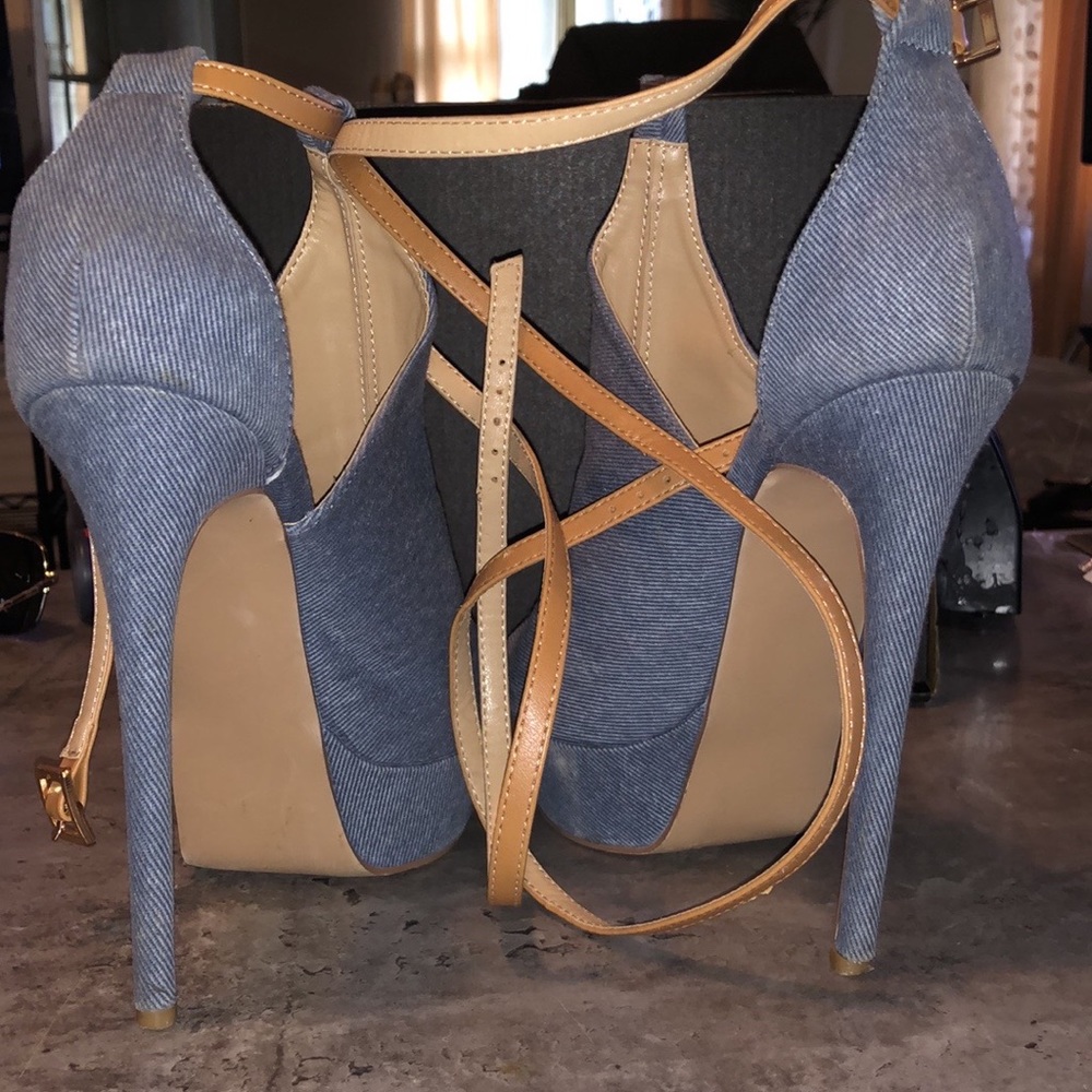 Never Worn. Will accept reasonable offers :)